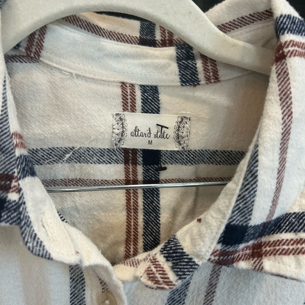 Altar'd State Ivory and Navy Shacket, has side pockets! Size M, GUC - Picture 3 of 4